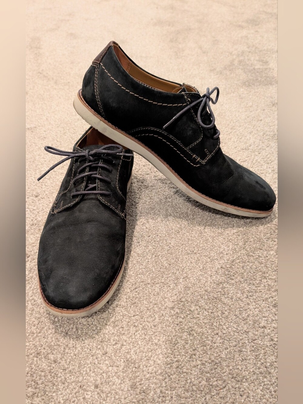 Men's Clarks dress shoes